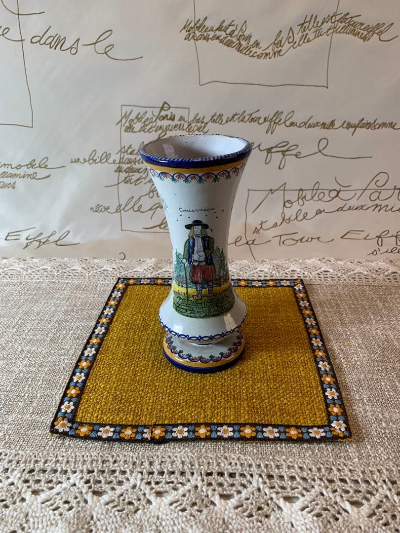 フランス製　アンティーク　上手に細かく描かれたコンカルノー街の絵が素敵な花瓶！
