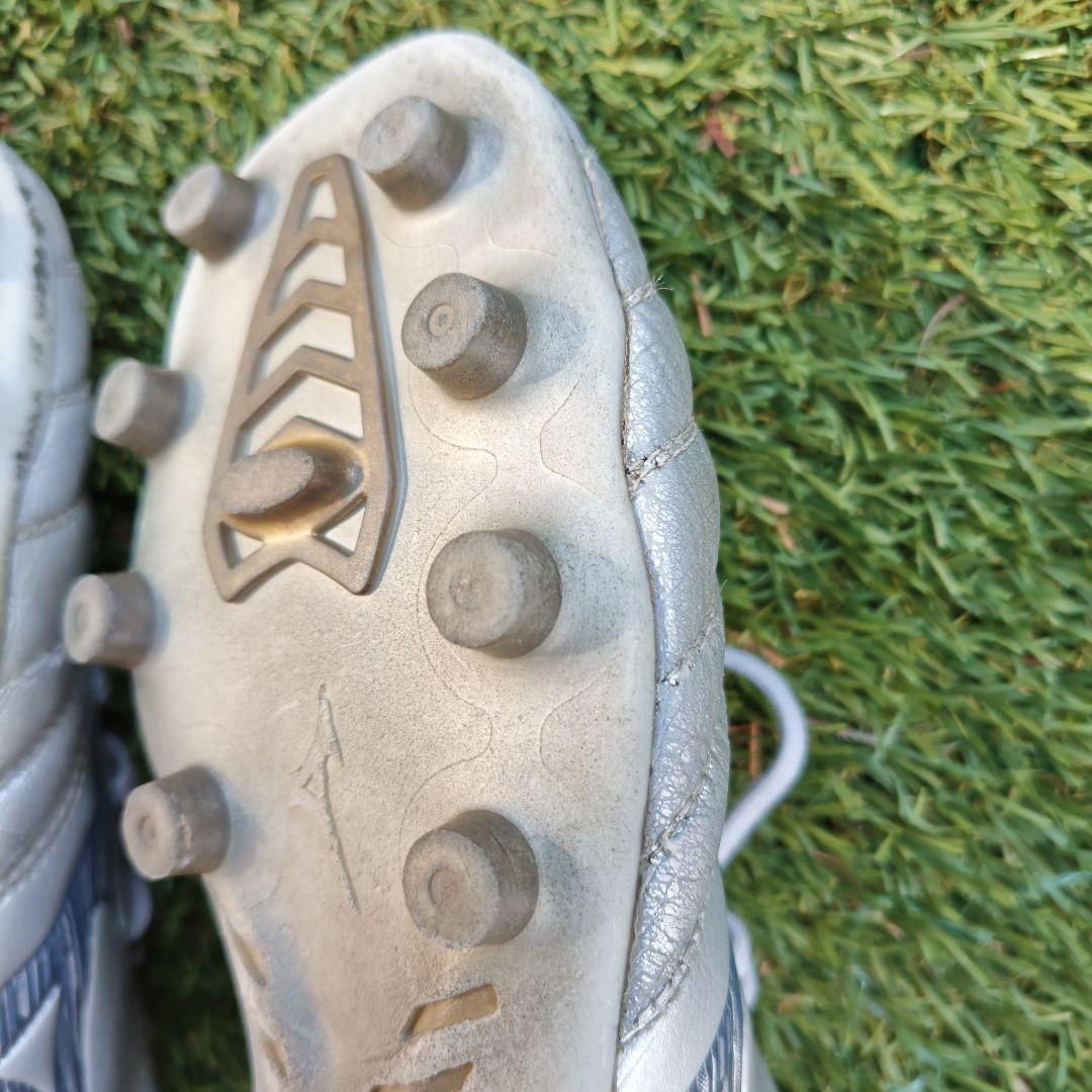 日本未発売 モレリアネオ4 エリート P1GA253204　25.5cm