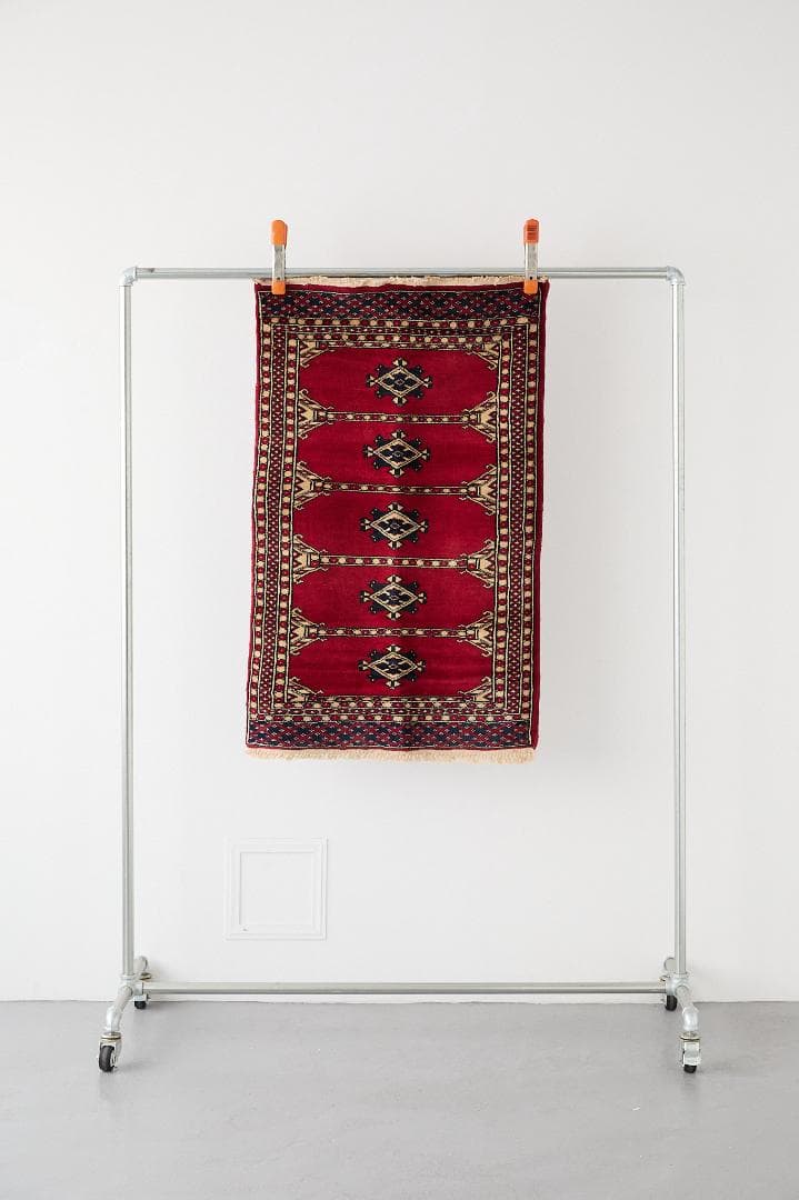 ヴィンテージラグ　トライバルラグ　パキスタン産（104×62cm）赤　ベージュ