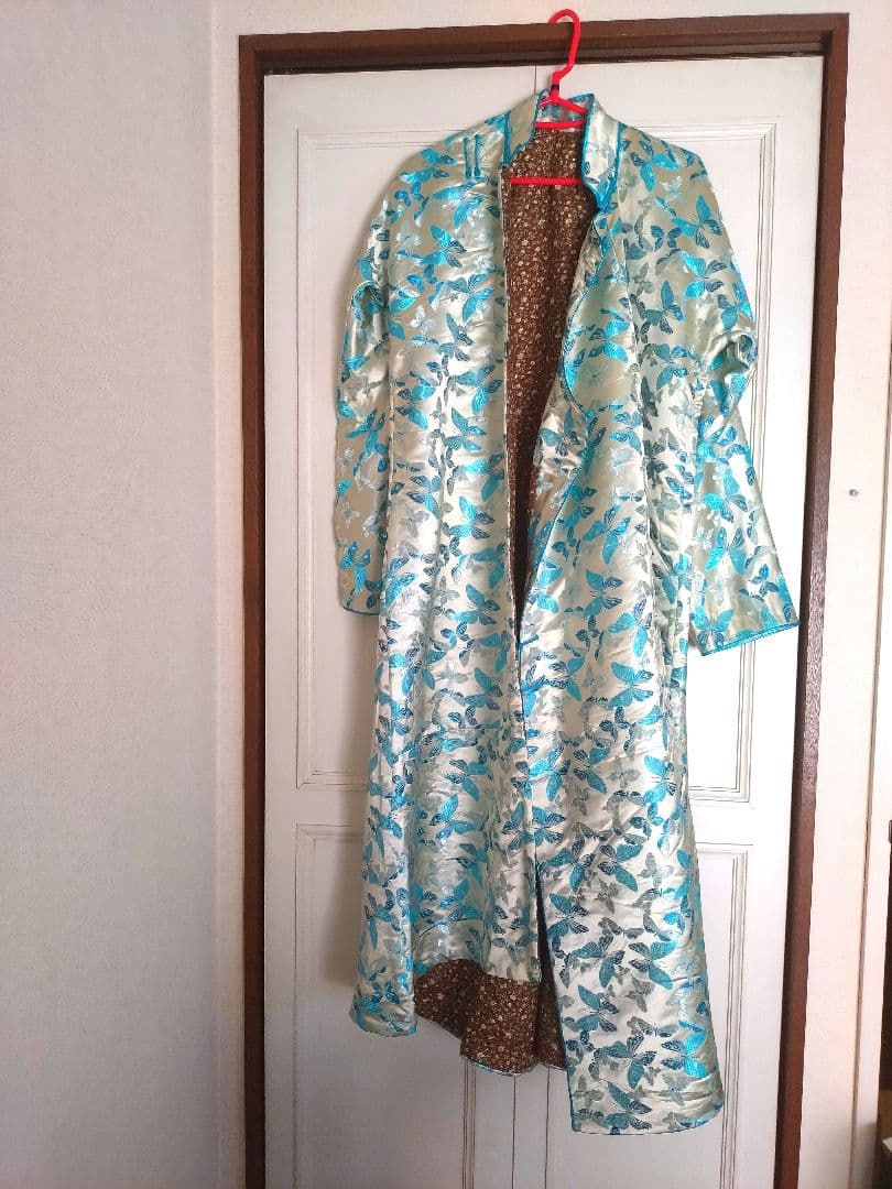 くりーむぽん様用　蝶の刺繍のモンゴル民族衣装