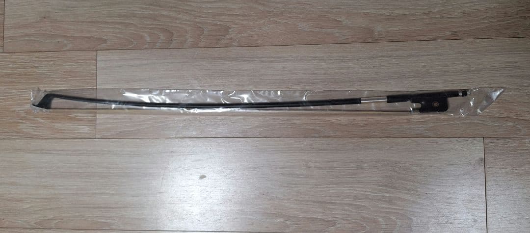 チェロ弓新品　4/4 カーボン