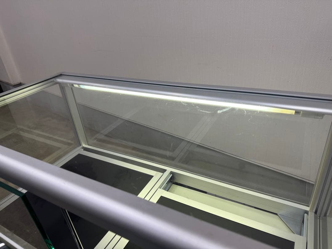 ショーケース ガラス ライト付き