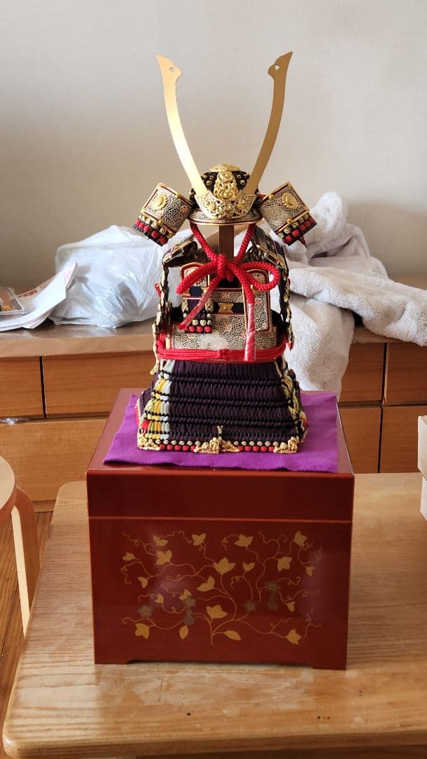五月人形 武士の鎧、武蔵朔太郎作。特別価格！
