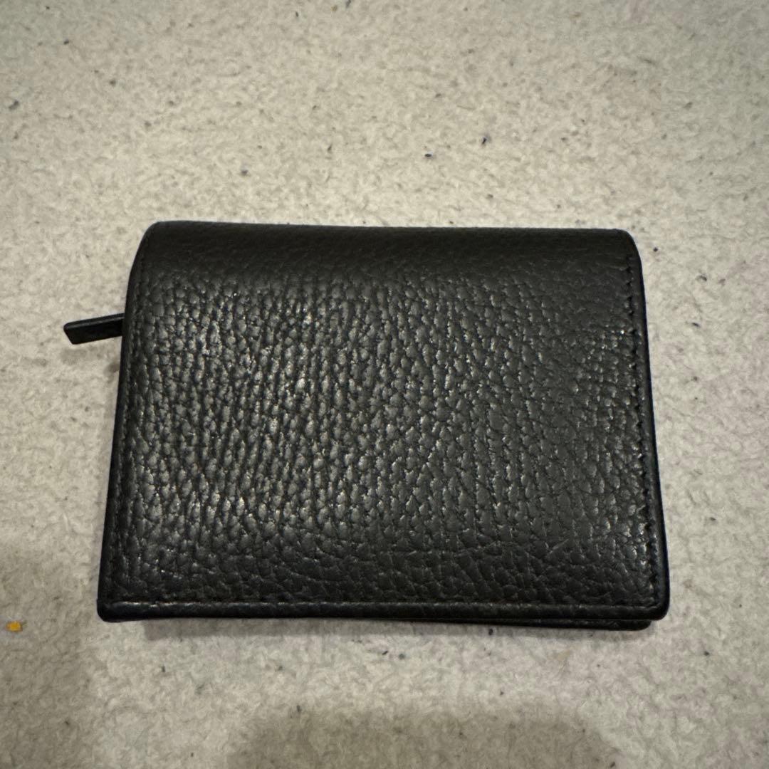 Gucci 黒 レザー 二つ折り財布