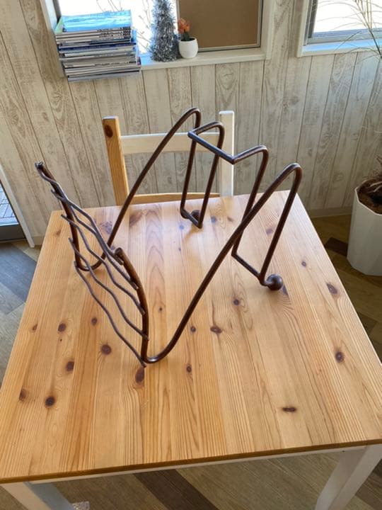 おしゃれ⭐︎マガジンラック⭐︎ブックスタンド⭐︎モダンアート風⭐︎アンティーク風