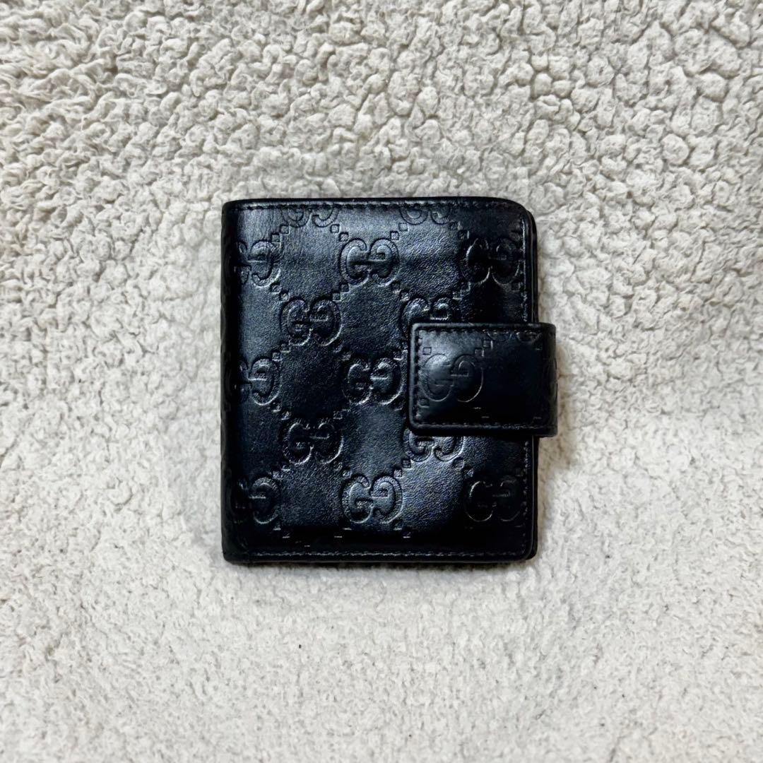 GUCCI グッチ　二つ折り財布　GGマークエンボス