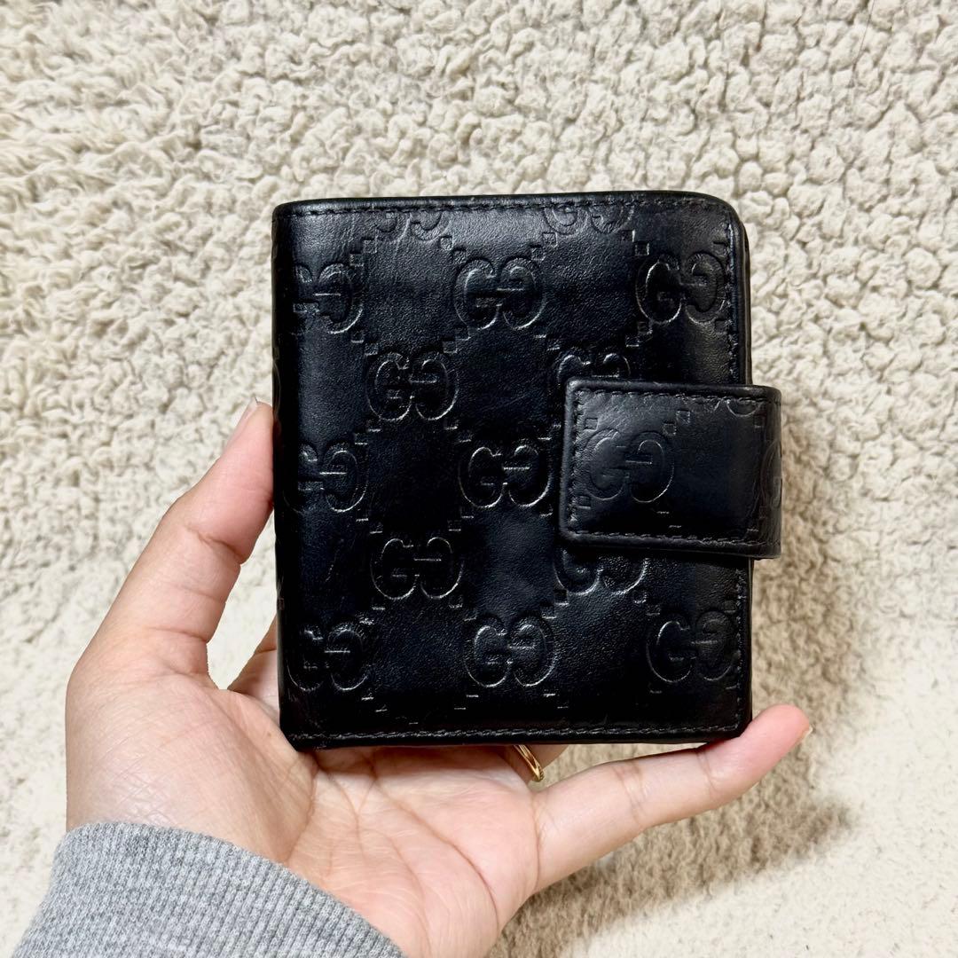 GUCCI グッチ　二つ折り財布　GGマークエンボス