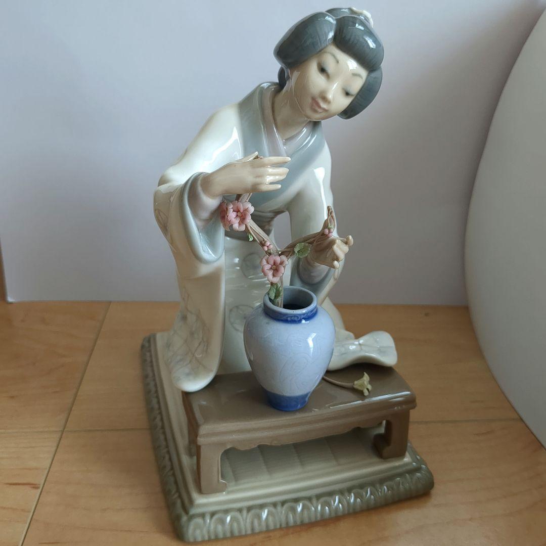 リヤドロ　　生け花