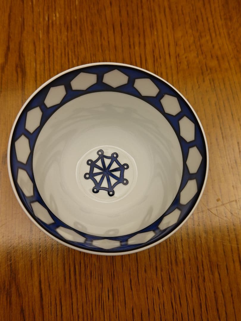 t*o様 24時間値下げ！HERMES　Mieux d'Artistes 青と白