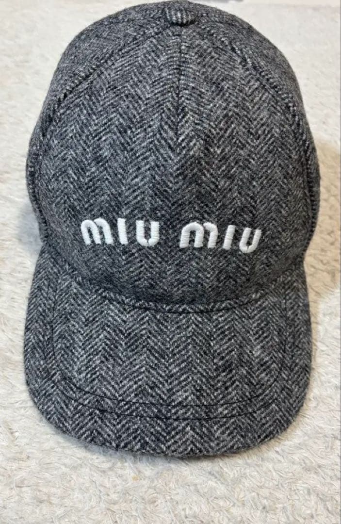 ミュウミュウ 5HC179 ロゴ キャップ S57cm グレー