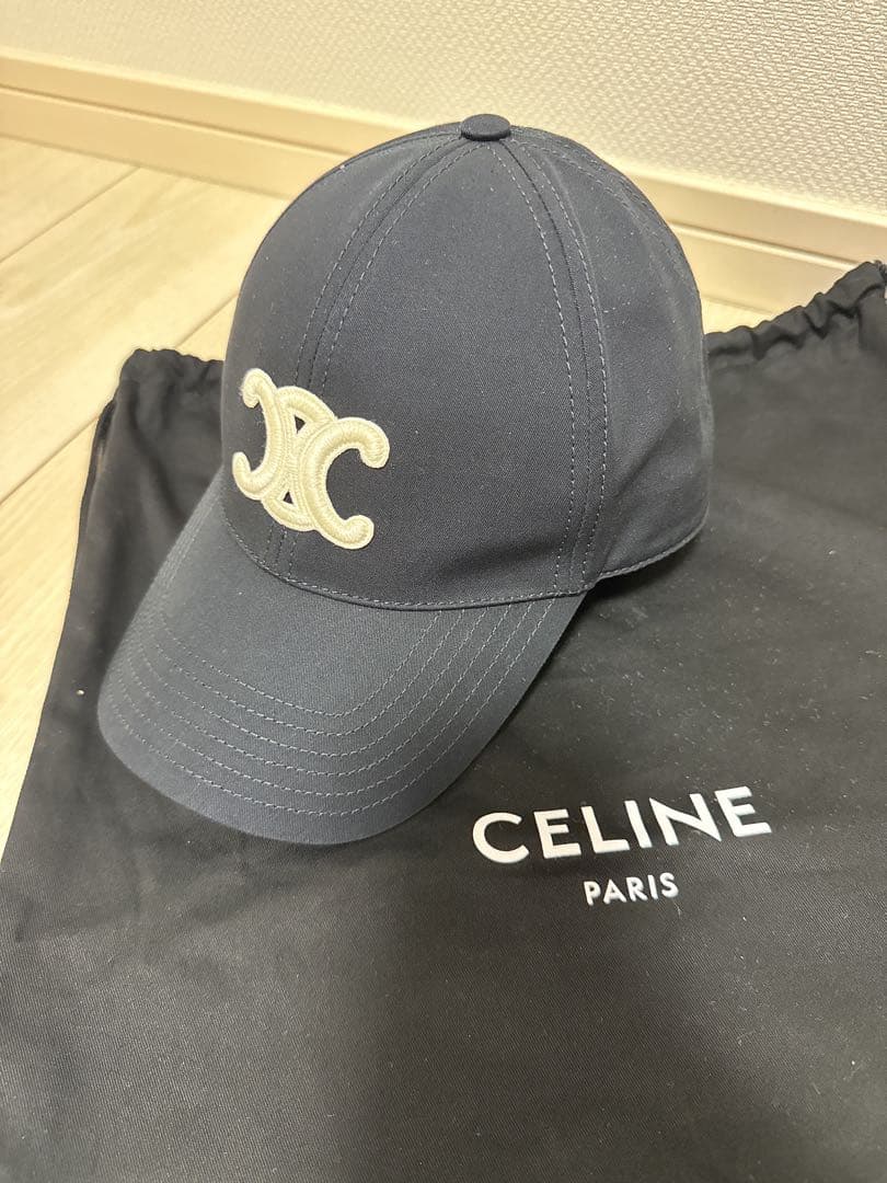 momo # CELINE キャップ