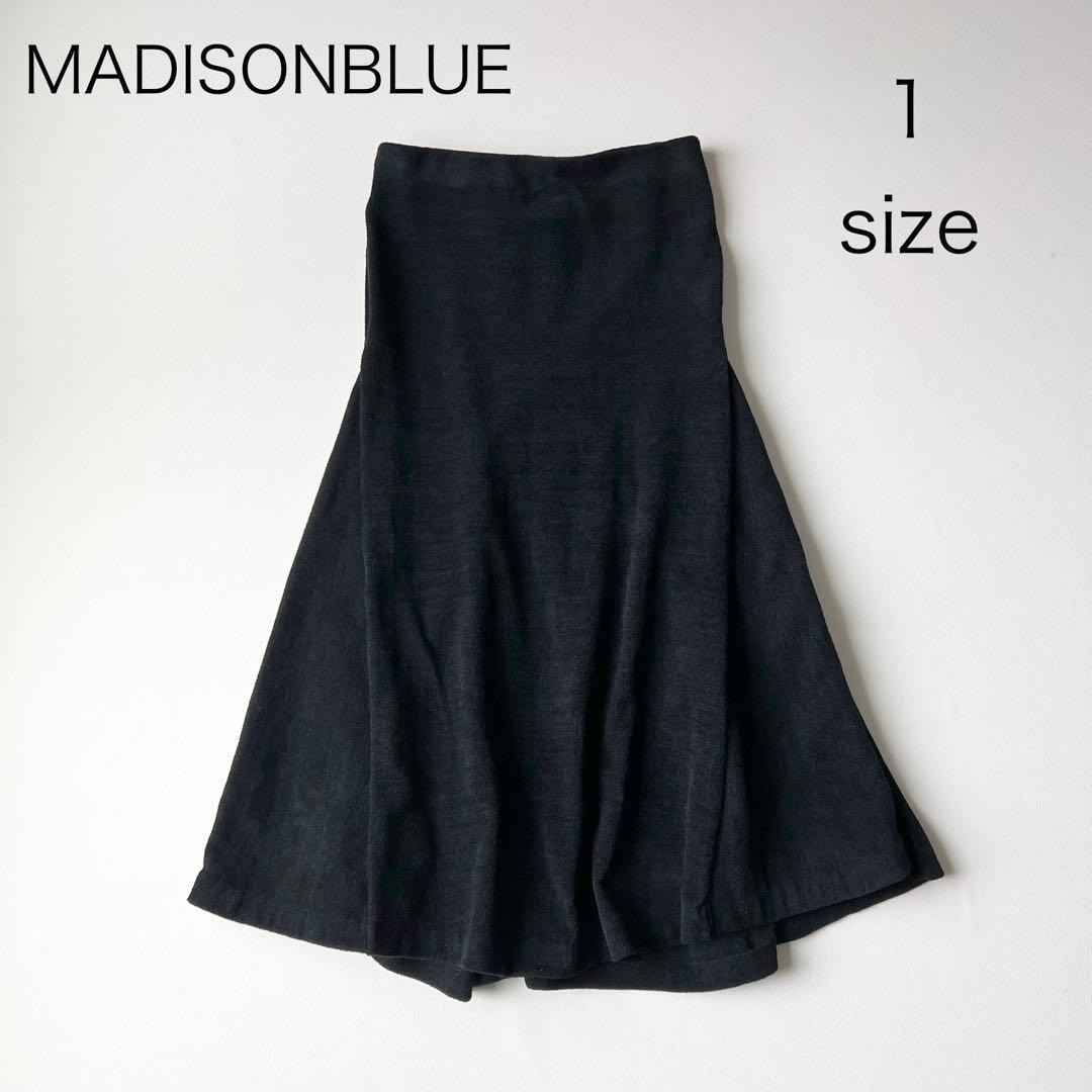 4943【美品】マディソンブルー　サイドタックマーメイドスカート 23年　黒