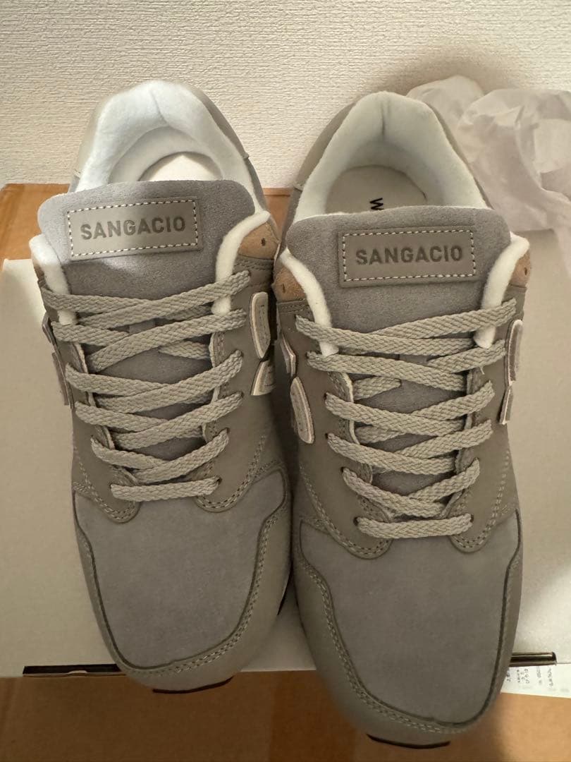 新品 にゅーSANGACIO グレー スニーカー24.5cm