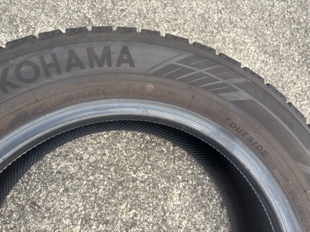 ヨコハマIce GUARD IG60 205/60R16 2023年製8部山