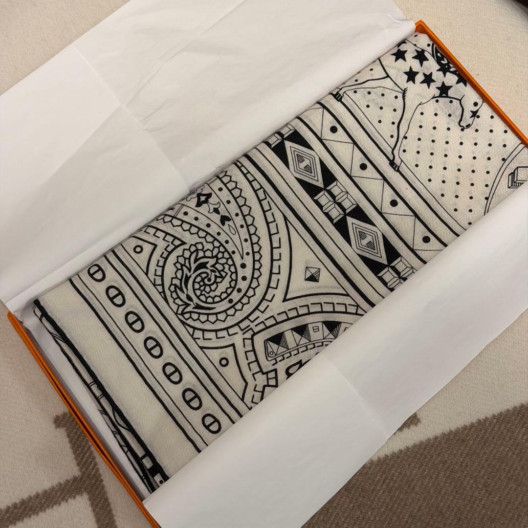 エルメス　シュヴァル・ドゥ・クール・バンダナ　カシミヤシルク 140 新品未使用