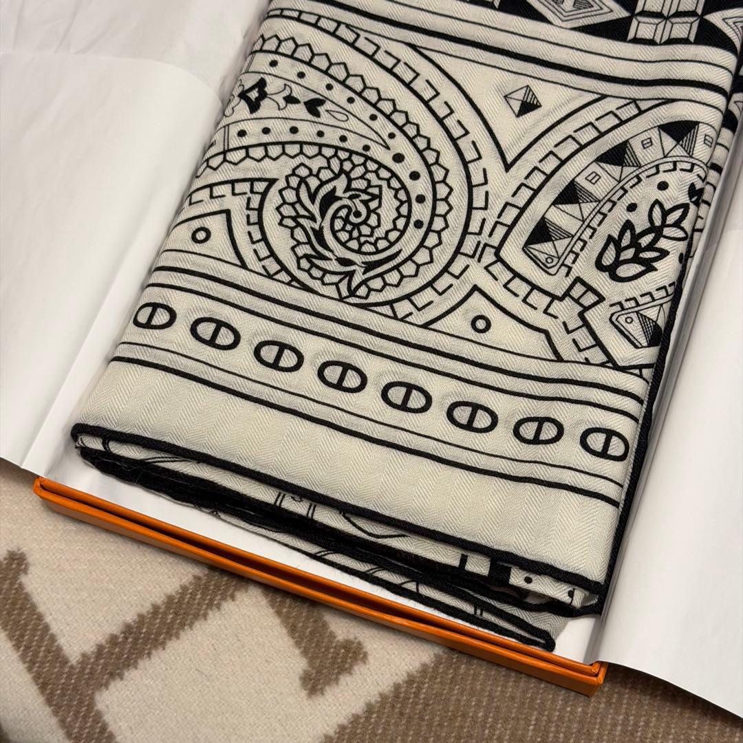 エルメス　シュヴァル・ドゥ・クール・バンダナ　カシミヤシルク 140 新品未使用