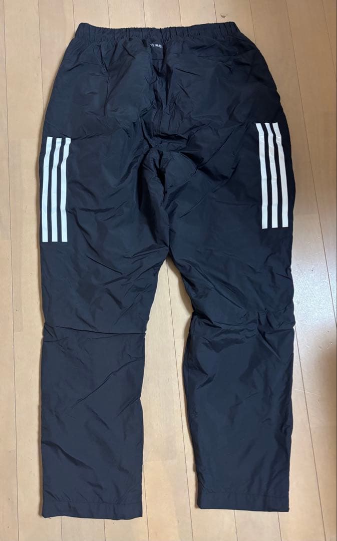 送料込み　adidas ウィンドブレーカー上下セット