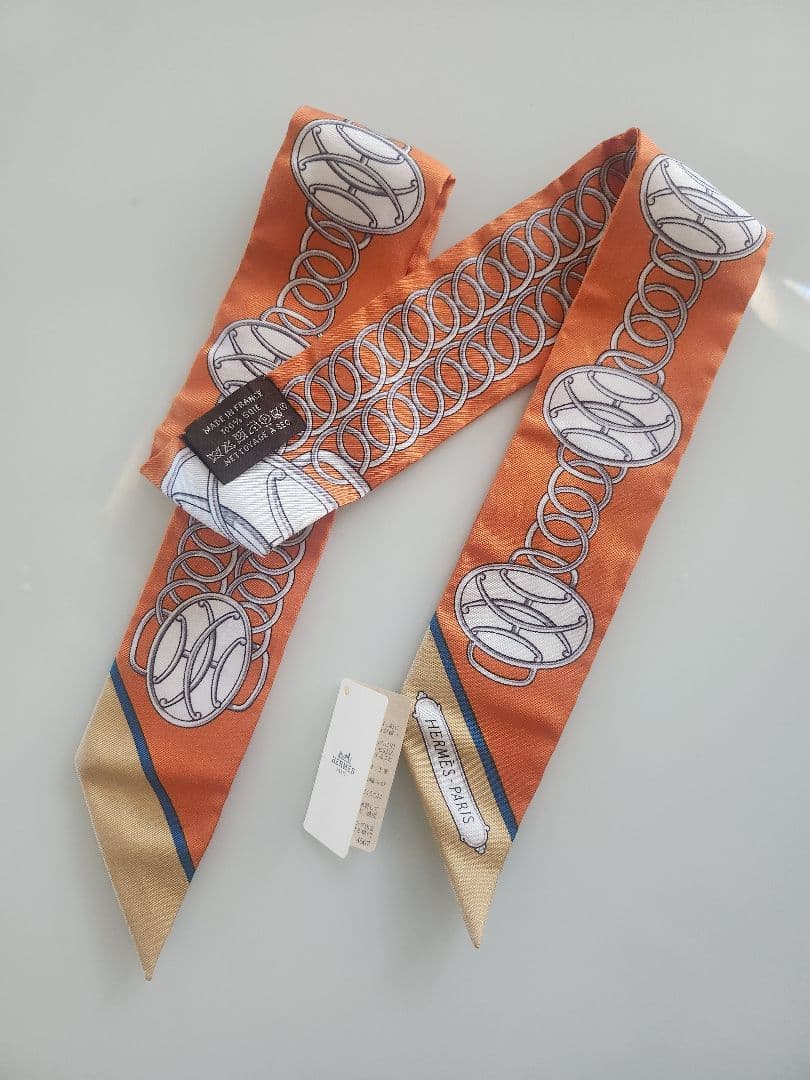 エルメス スカーフ ツイリー リフト・プロフィール Lift Profile