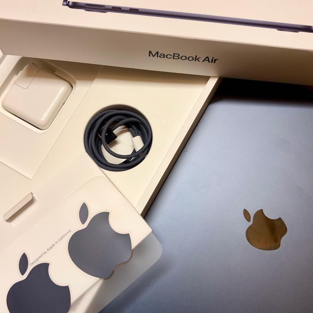 【極美品】 MacBook Air M2 8GB 256GB バッテリー100%