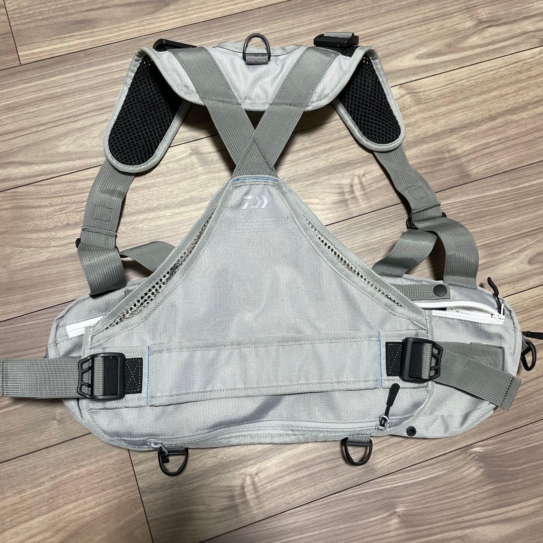 ダイワ ライト フィッシングベスト DV-3522