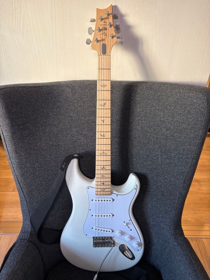 ギター PRS Silver Sky frost
