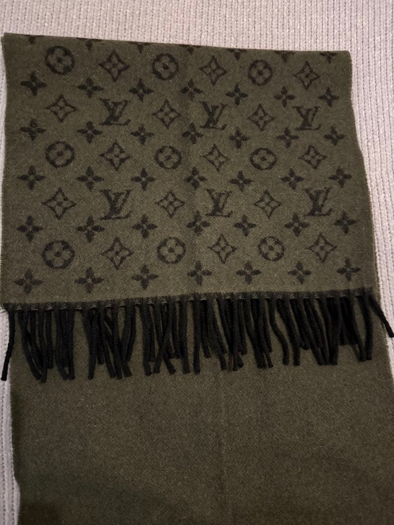 Louis Vuitton オリーブグリーン マフラー　美品