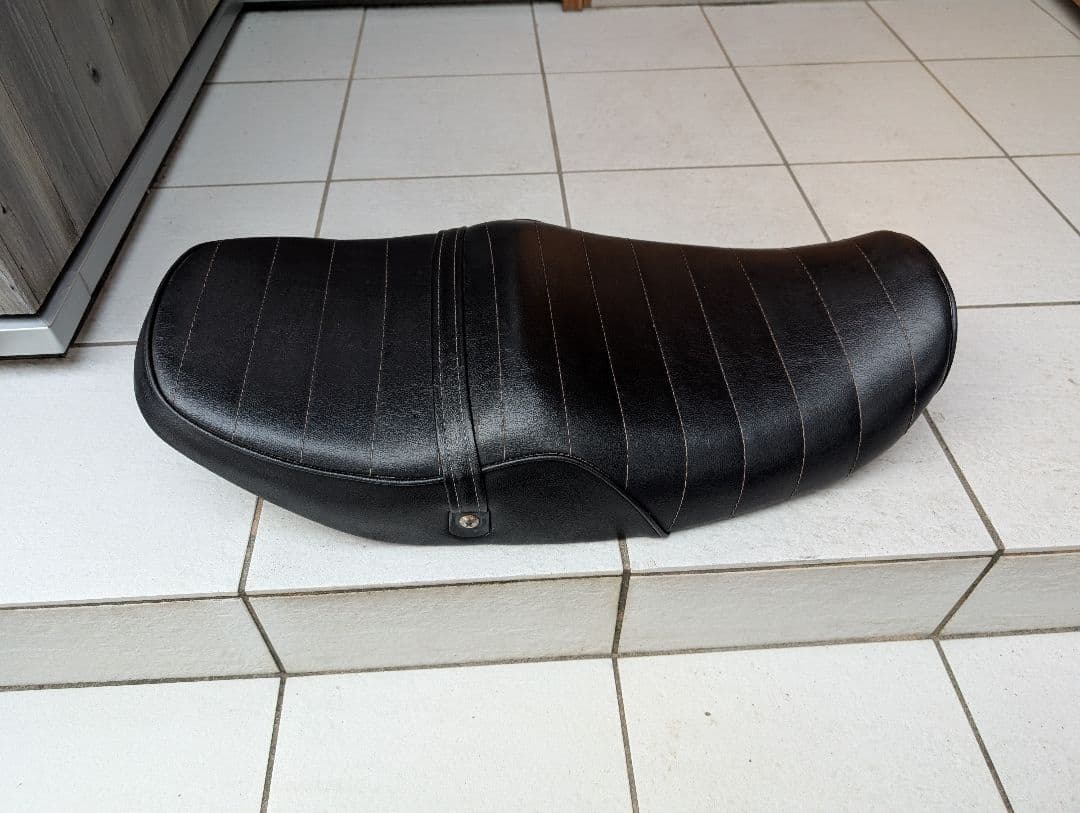 ゼファー1100　バイクシート