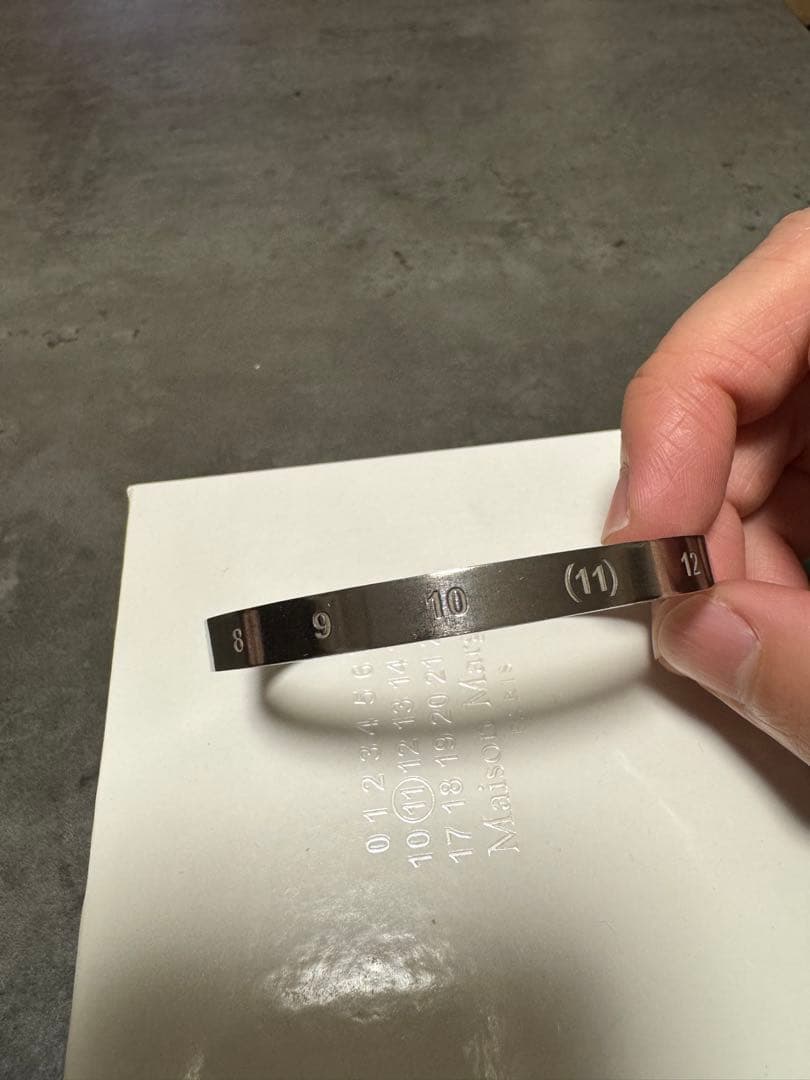 Maison Margielaナンバリングカフブレスレット　　マルジェラバングル