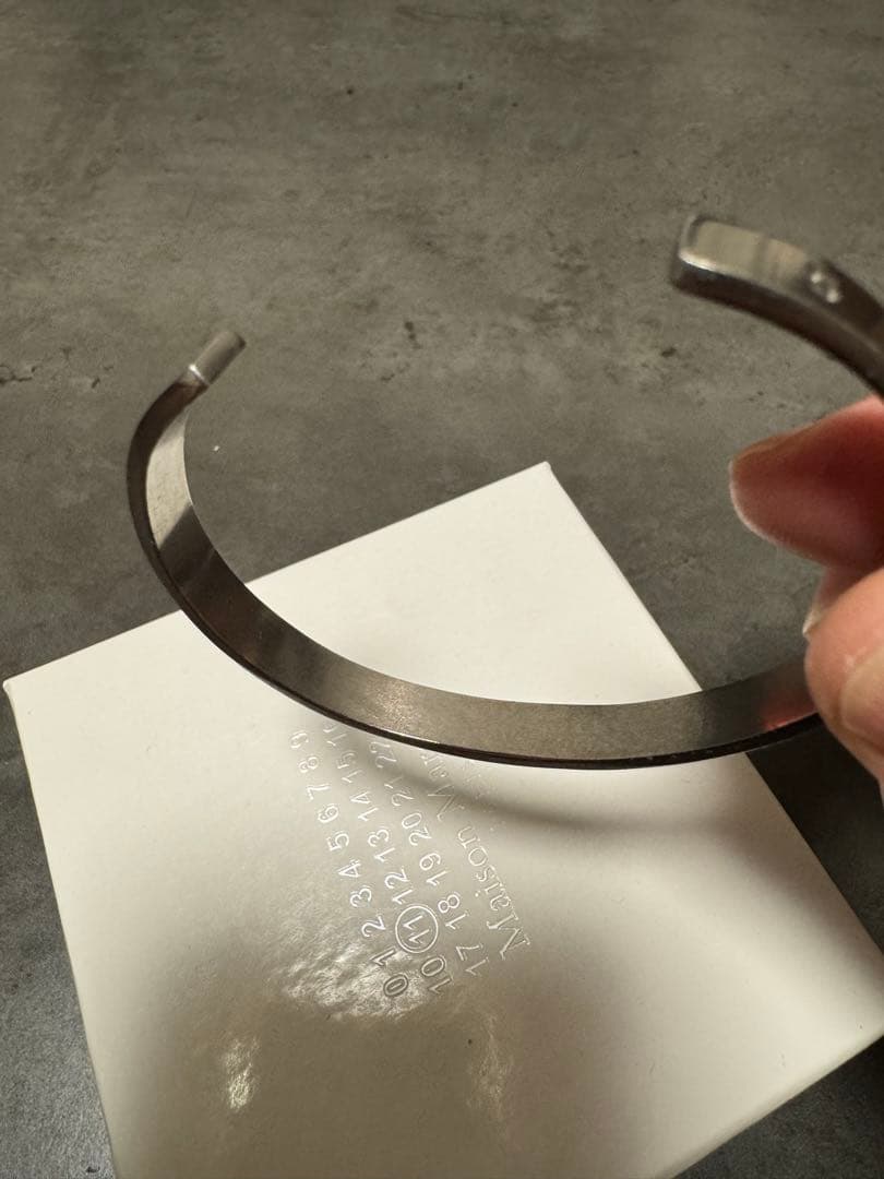 Maison Margielaナンバリングカフブレスレット　　マルジェラバングル