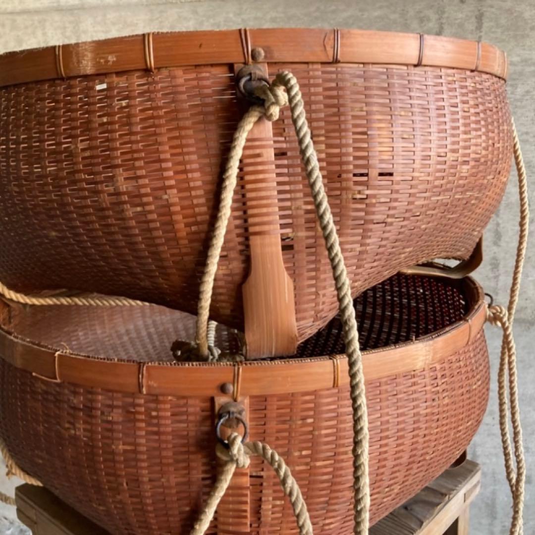 古い大きな竹籠 かご バスケット 大型 竹細工 鉄金具 2点 古道具 レトロ