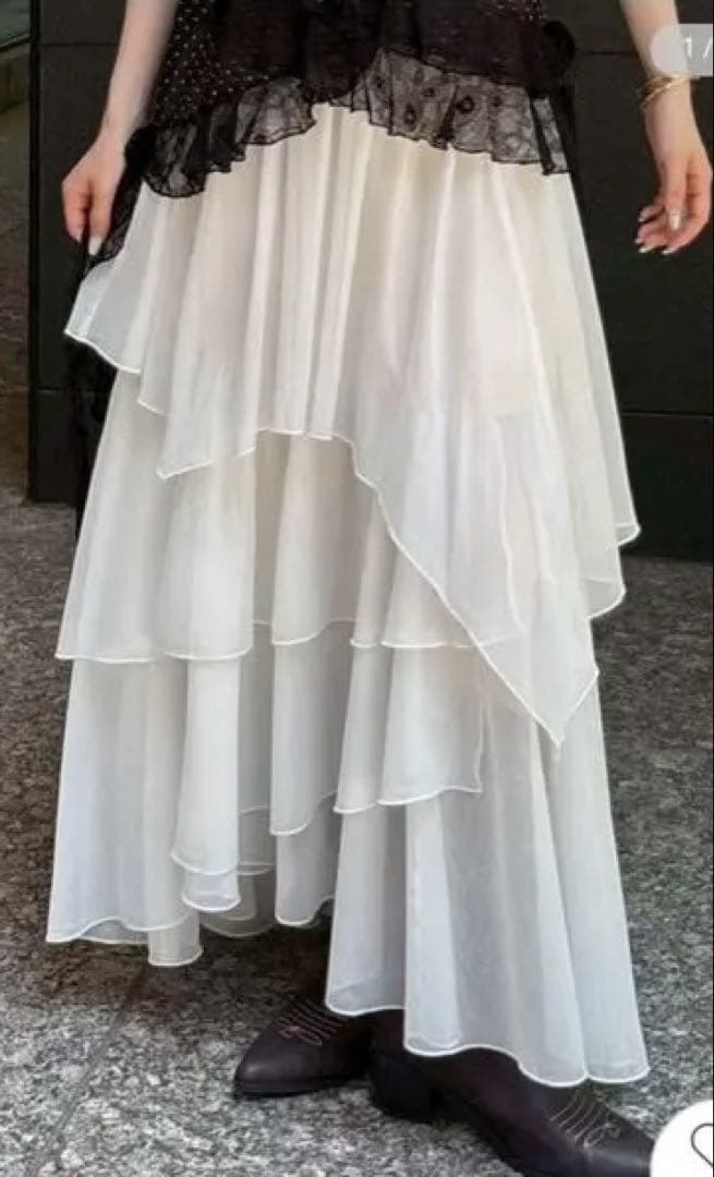 【Lily brown】ブライトシアースカート ホワイト