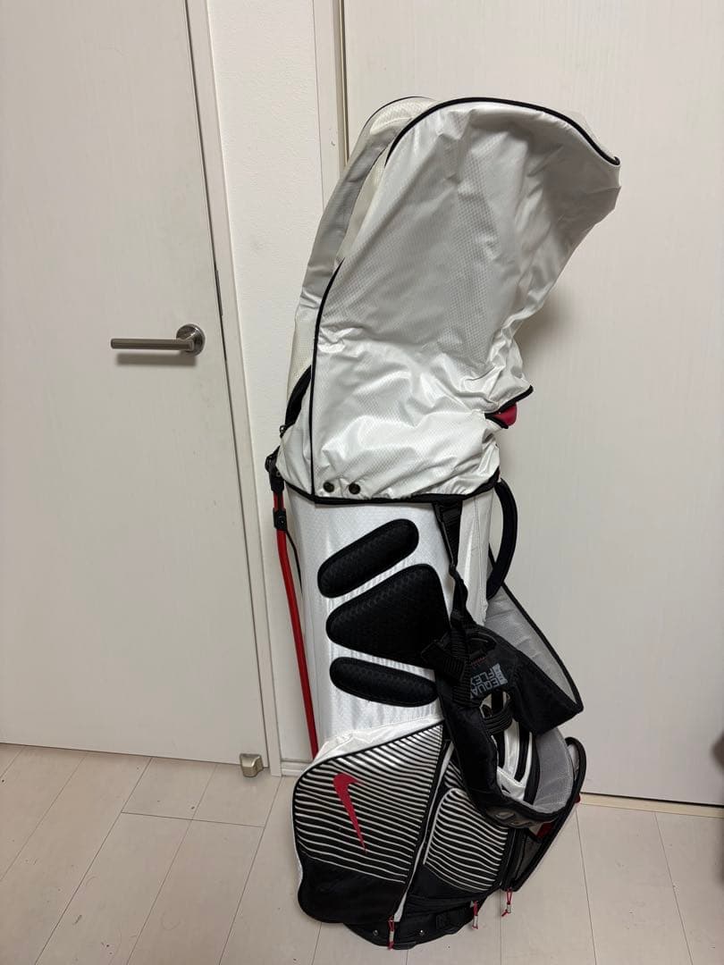 値下げ！！即配送！！！Nike キャディバッグ ホワイト/ブラック/レッド