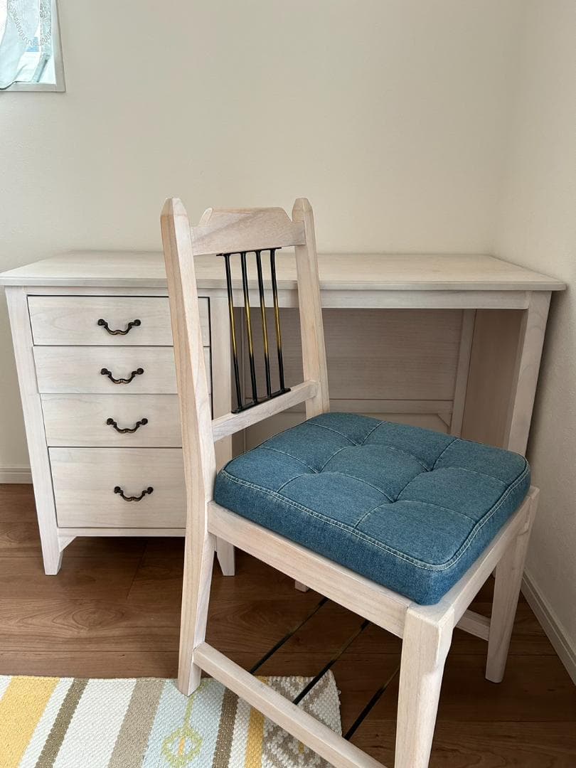 木製ホワイトデスクとデニム風椅子セット