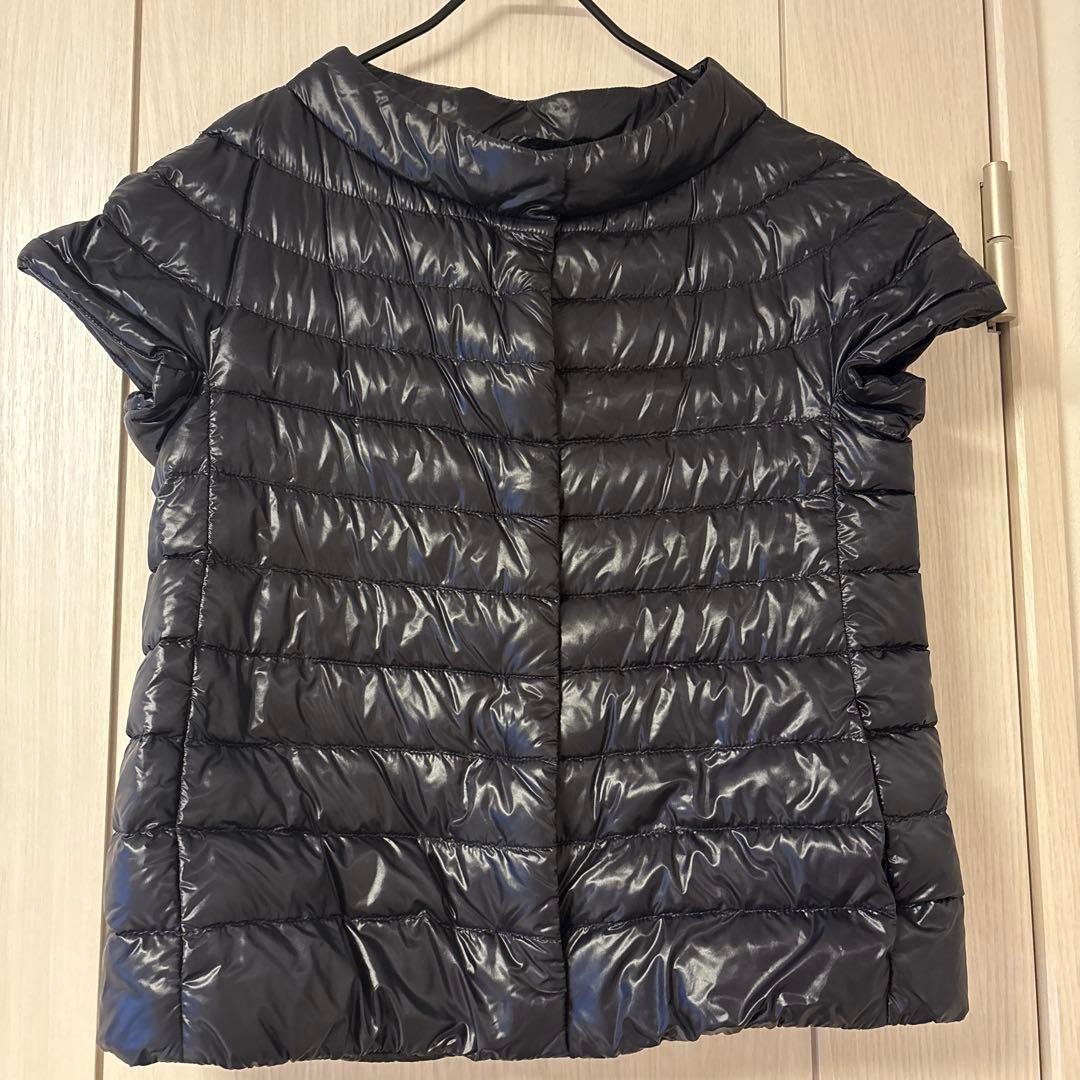 Herno 黒 ダウンベスト