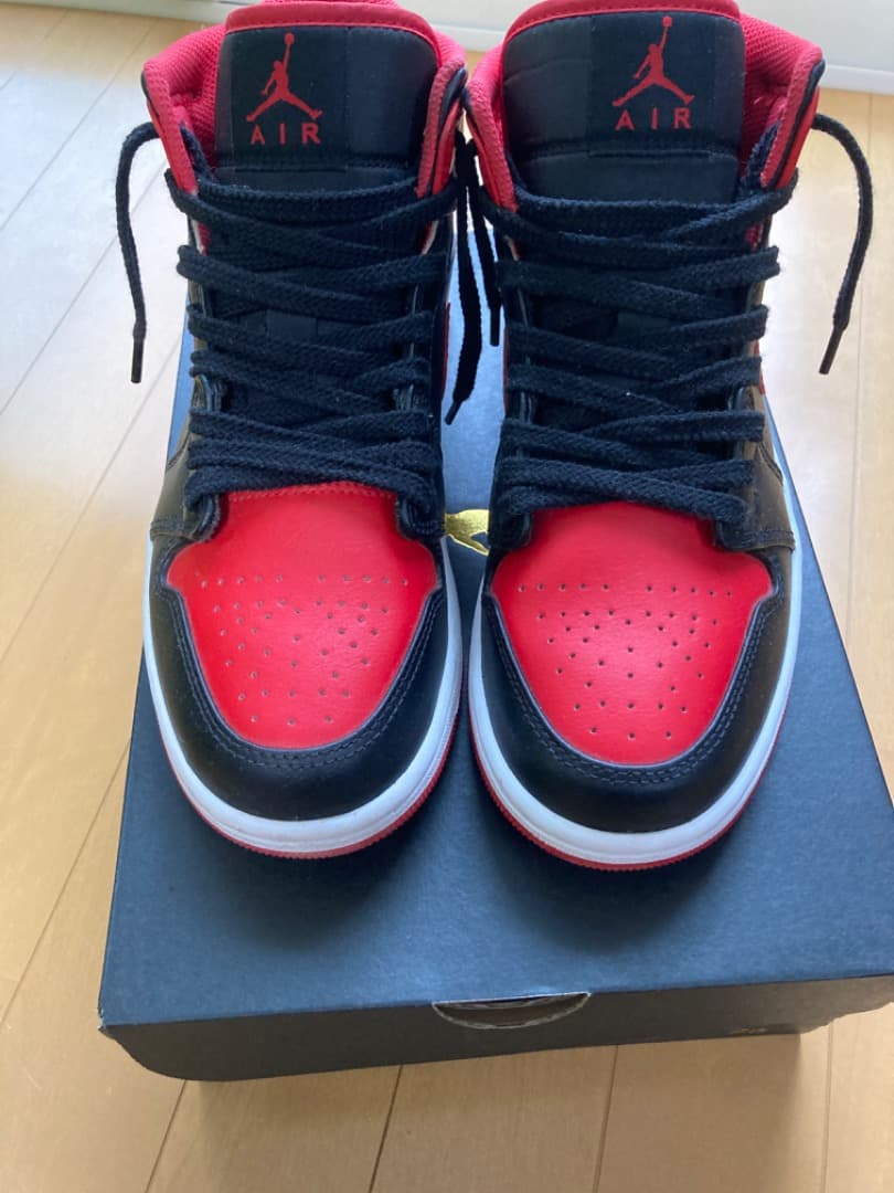 靴 AIR JORDAN 1MID