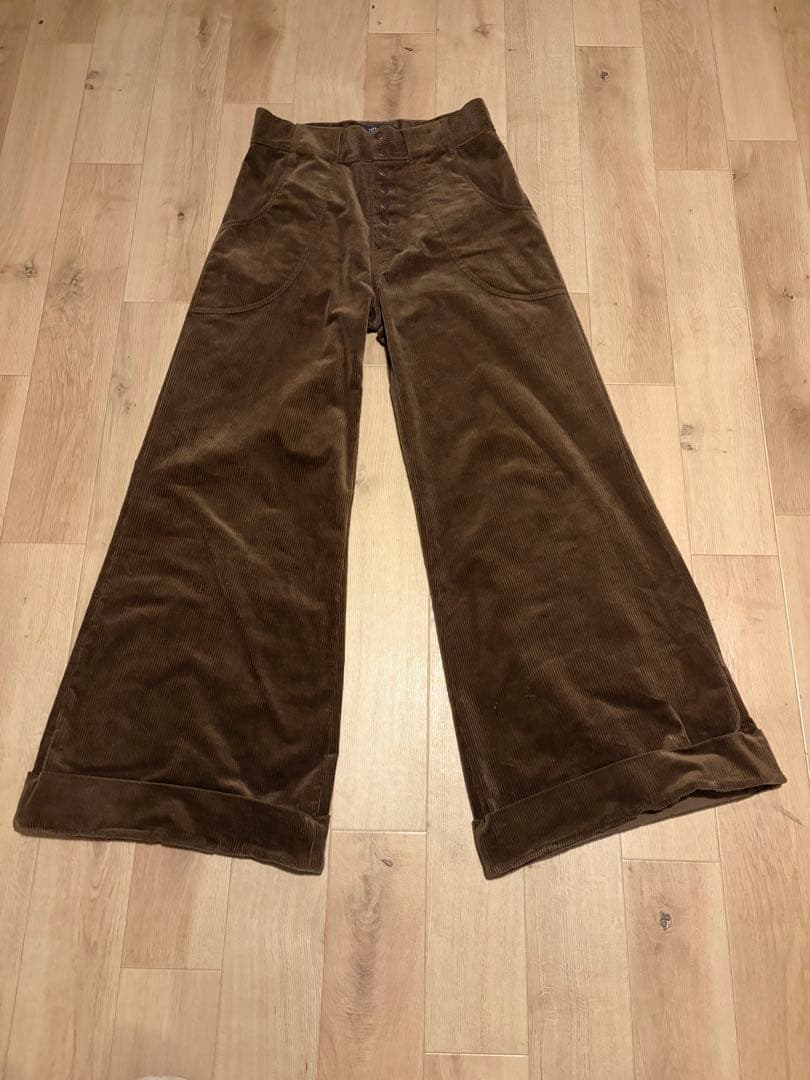 パンツ SHIKITARI WIDE FLARE CORDUROY PANTS