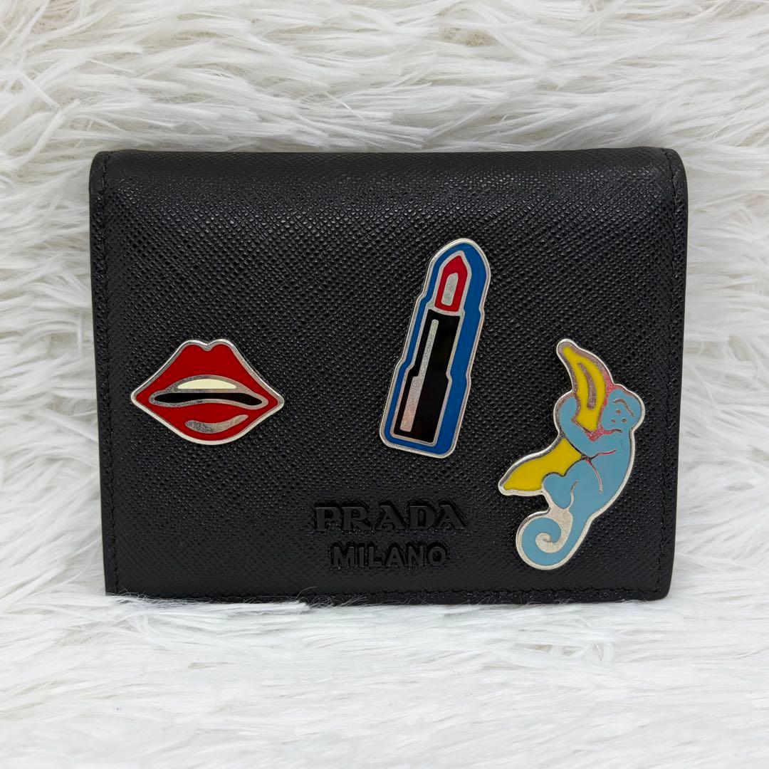 美品/希少✨️プラダ 二つ折り財布 リップ 唇 レザー シャイン ブラック