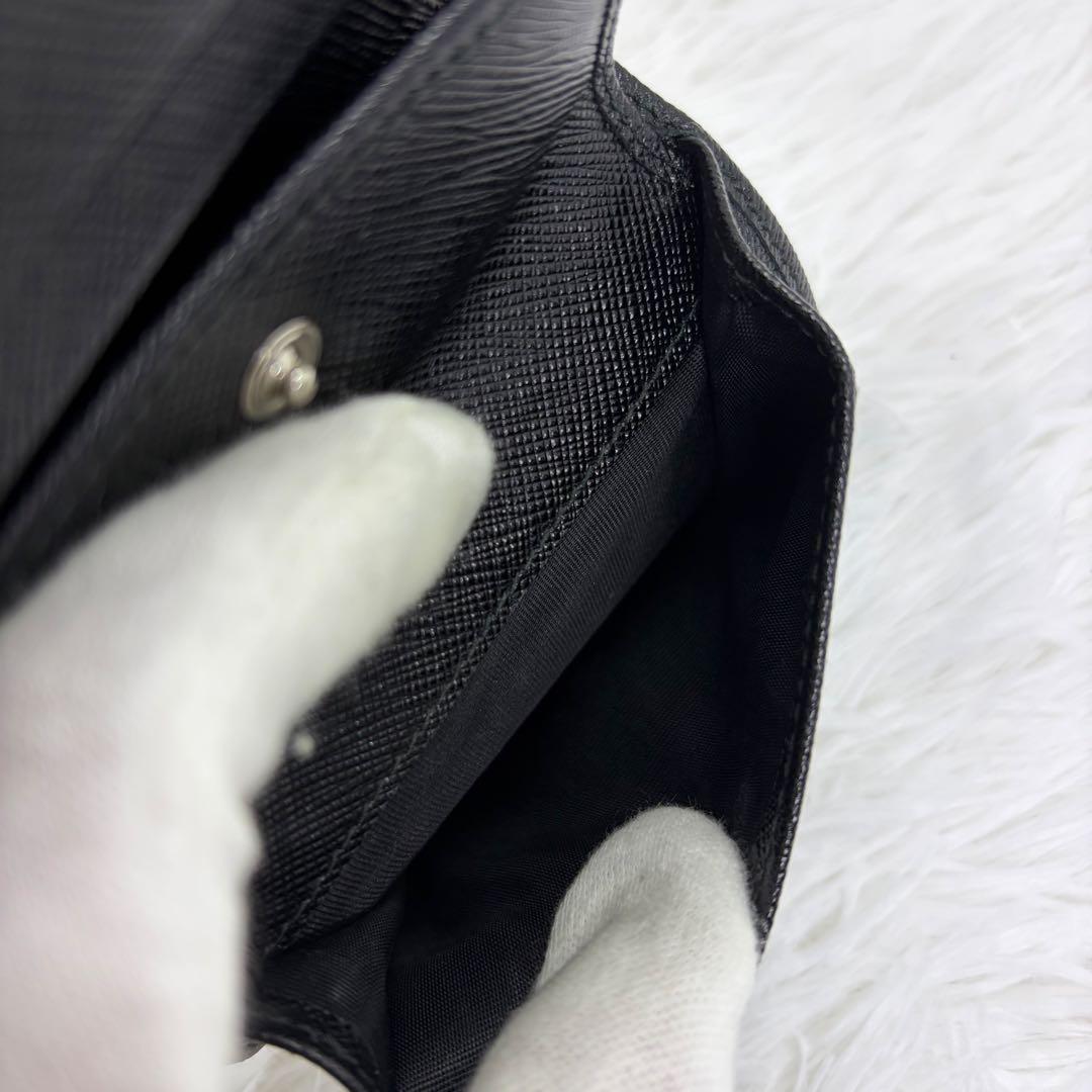 美品/希少✨️プラダ 二つ折り財布 リップ 唇 レザー シャイン ブラック