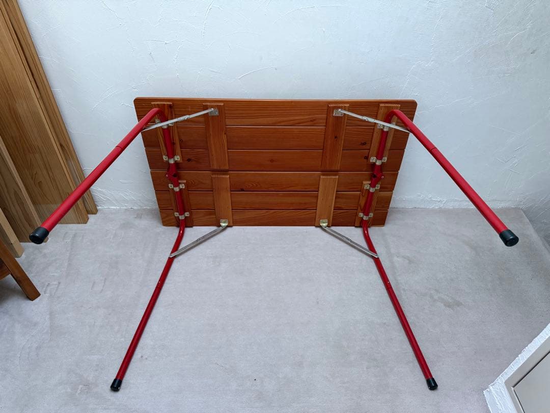 castelmerlino 2段階調整可能キャンプテーブル 赤