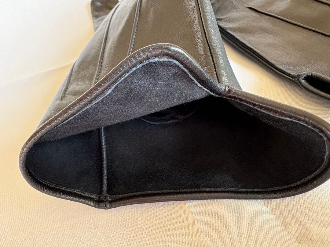 【新品】バーニーズニューヨーク スマホ対応レザーグローブ 手袋 8.5 本革 黒