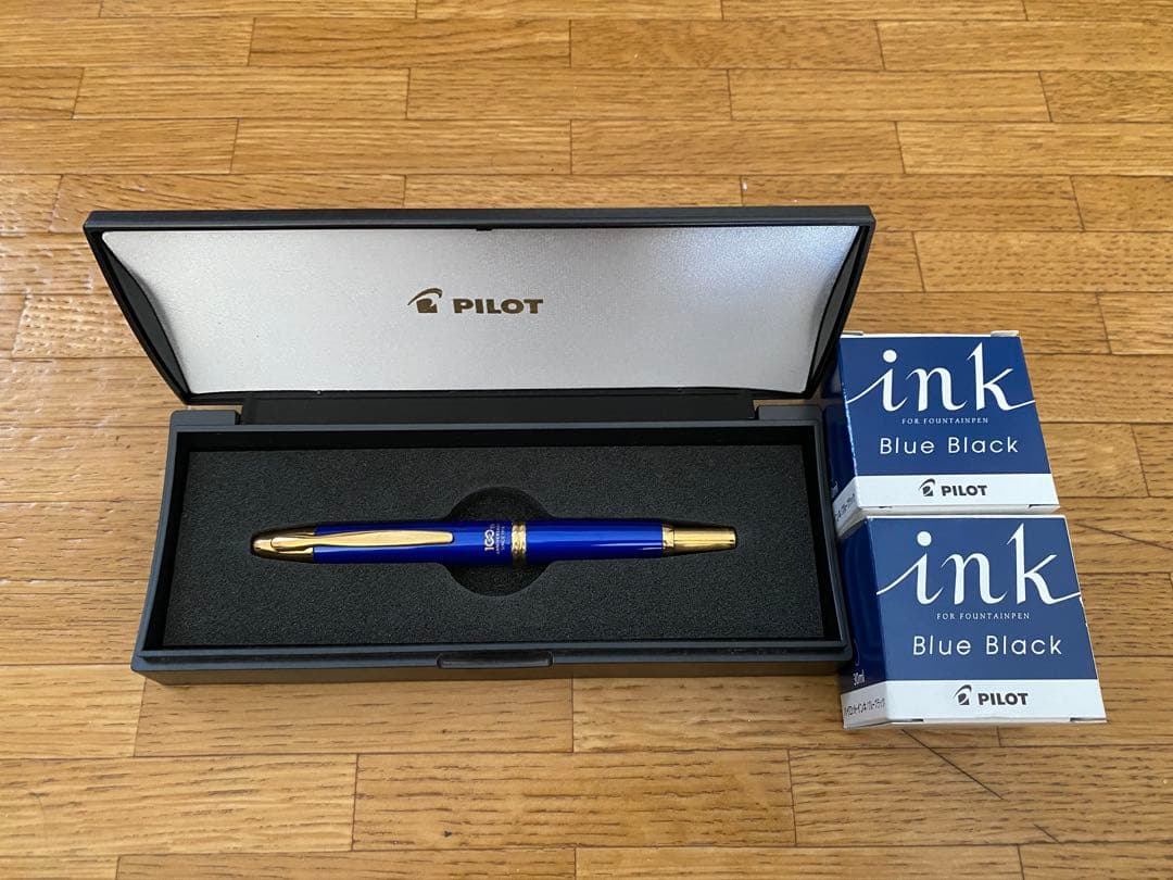 PILOT パイロット 万年筆 キャップレス 100周年記念　株主優待品