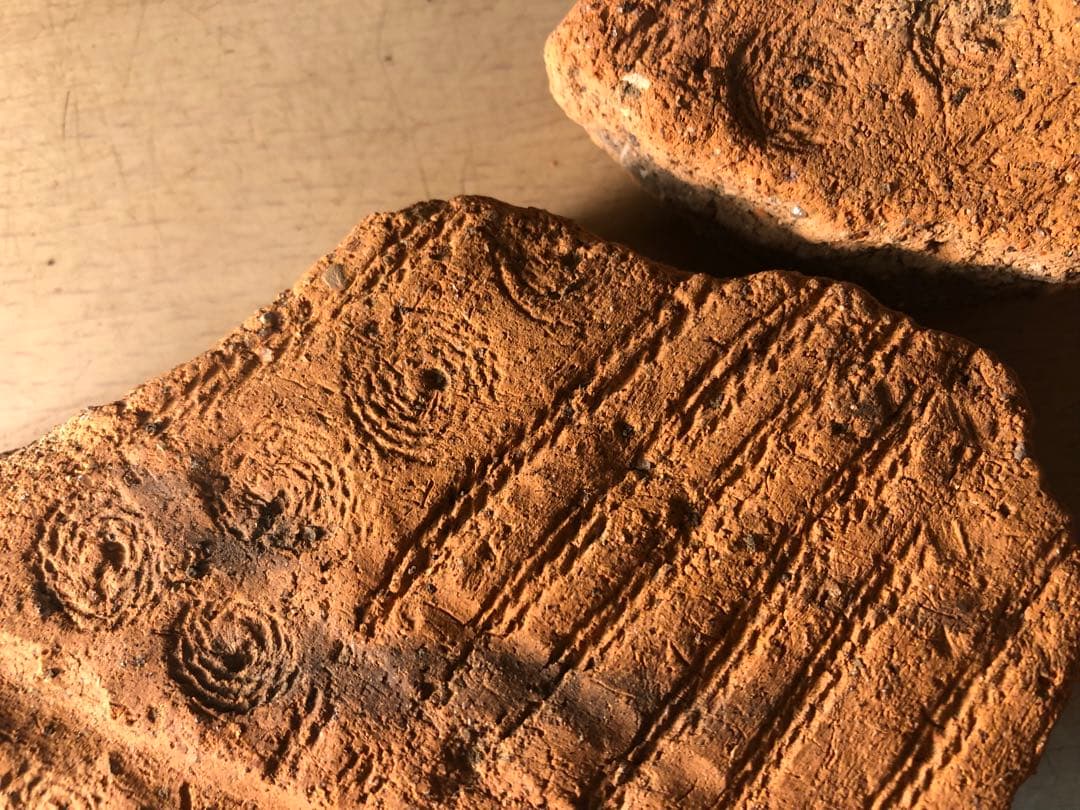 「板状土偶の破片」です。