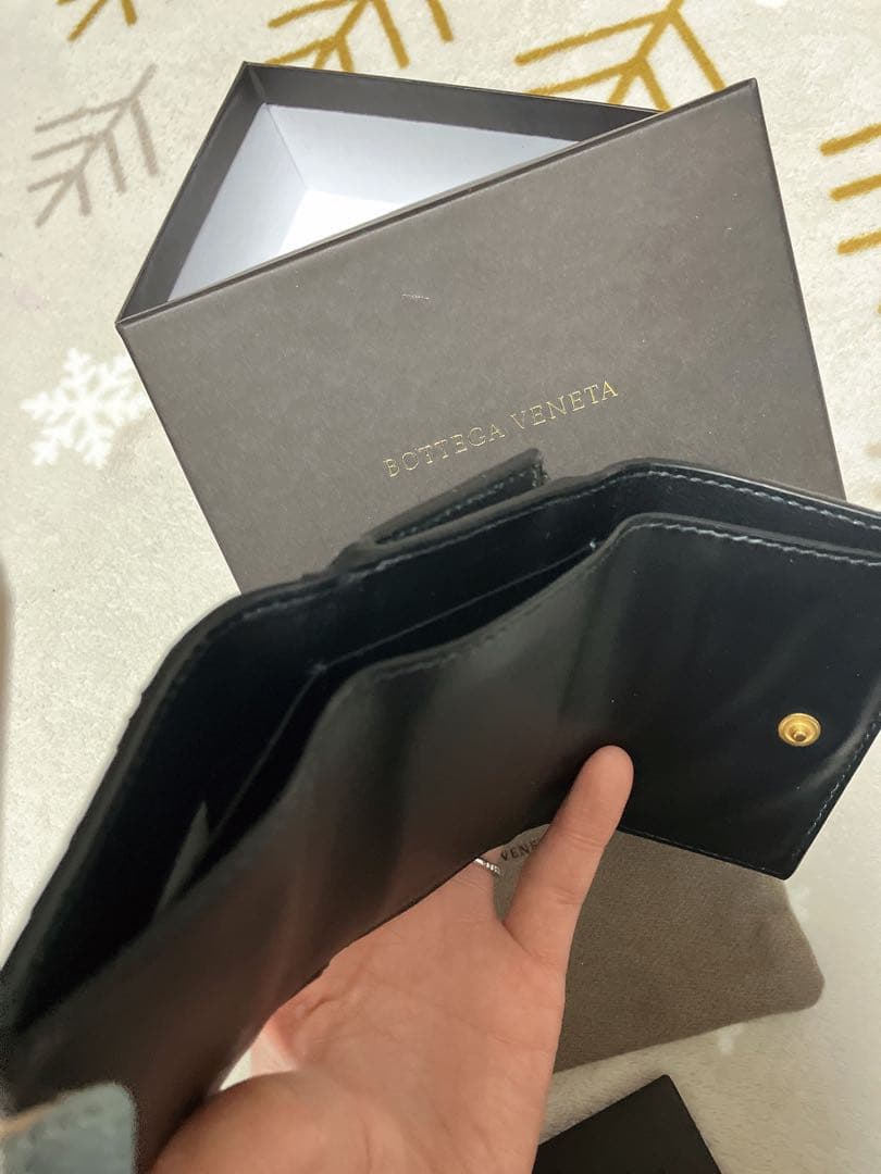 ※値下げ中　BOTTEGA VENETA ブラック 二つ折り財布