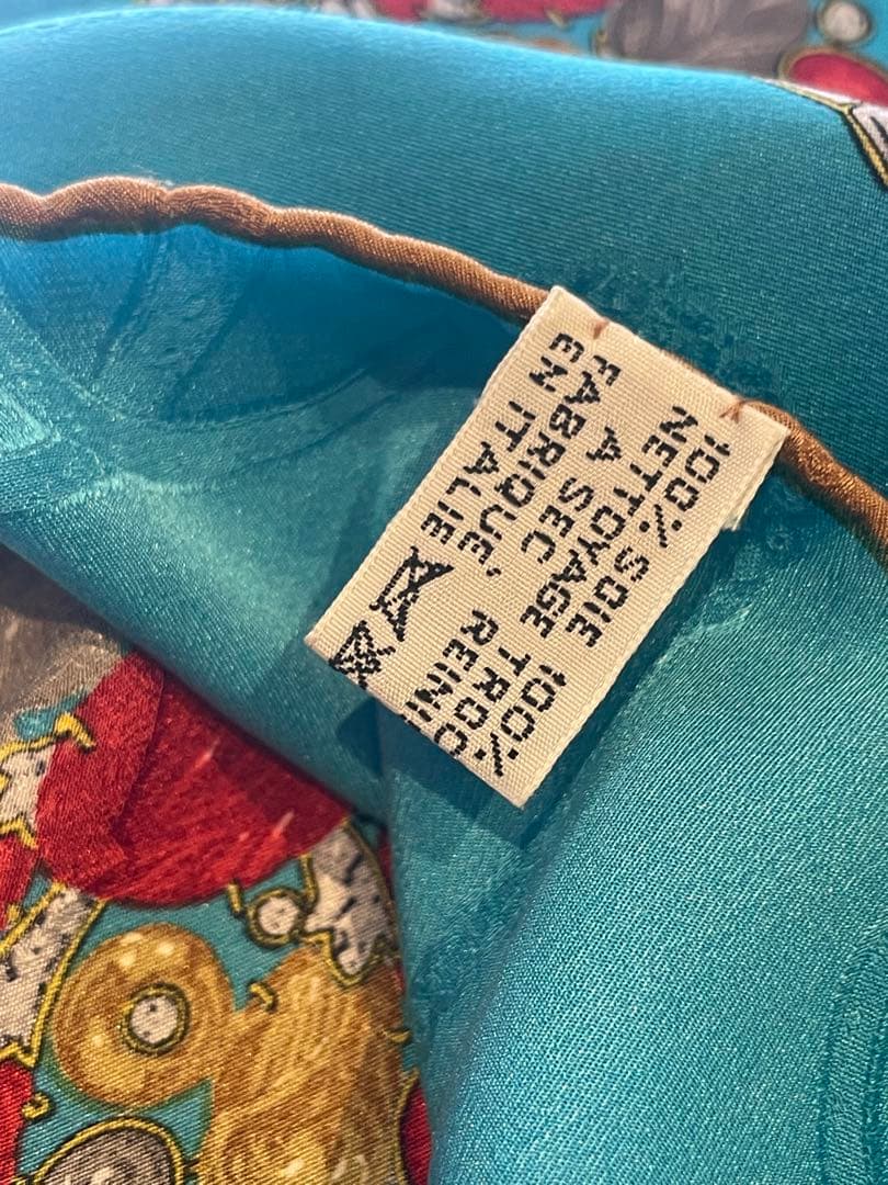 【新品未使用】Cartier 花柄シルクスカーフ ブルー