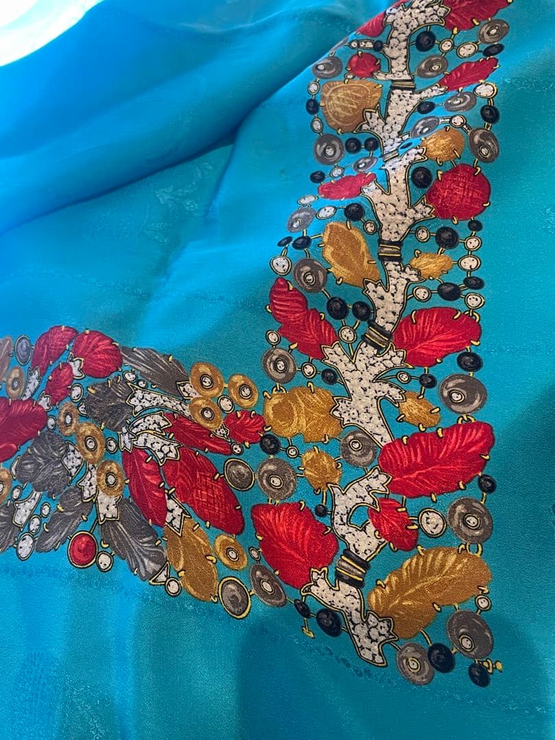 【新品未使用】Cartier 花柄シルクスカーフ ブルー