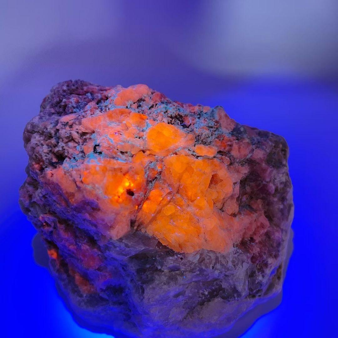 ハックマナイト