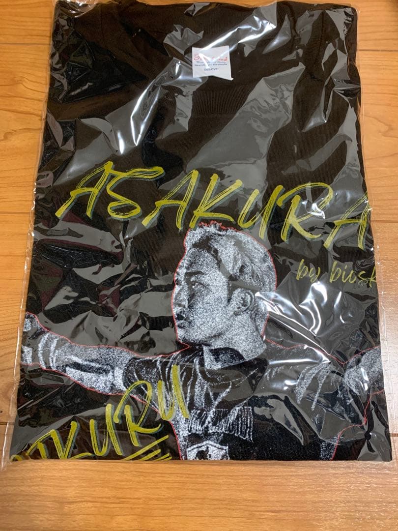 朝倉未来限定Tシャツと強者理論限定キーホルダーです！