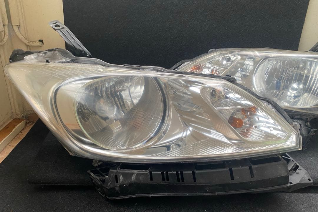 ホンダ フリード GB3 GB4 前期 純正 HIDヘッドライト 左右セット