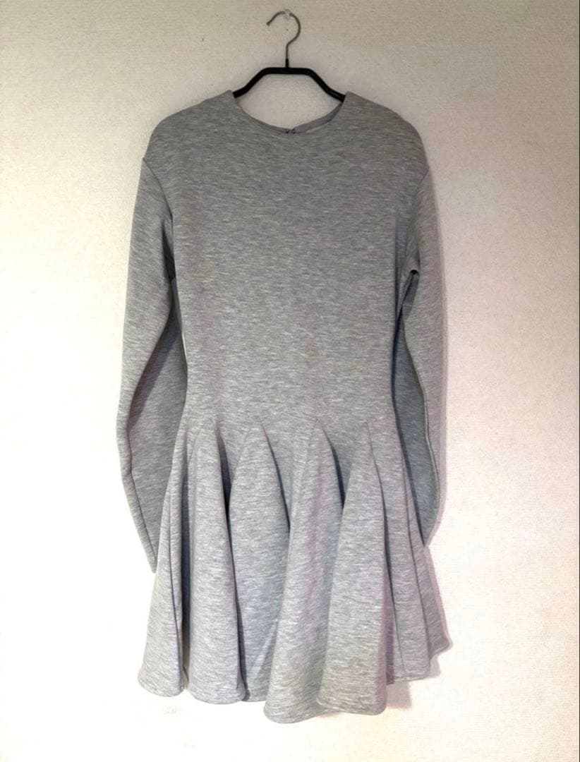 m*1様 THETOE Poros Flare Onepiece グレー