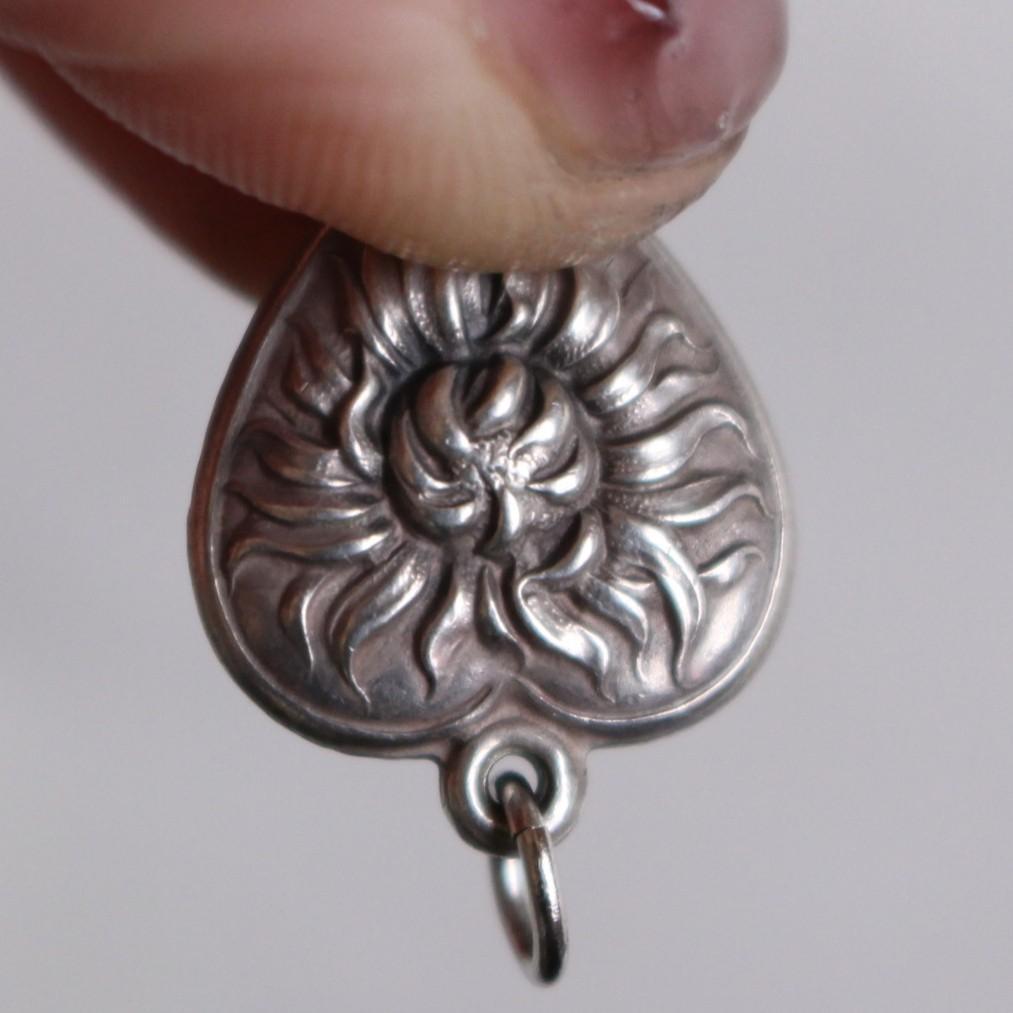 40s　WW2　スウィートハートジュエリー　菊　花　　シルバー　ギフトに　古着に